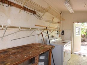 8608 SW 17th St, Davie FL 33324