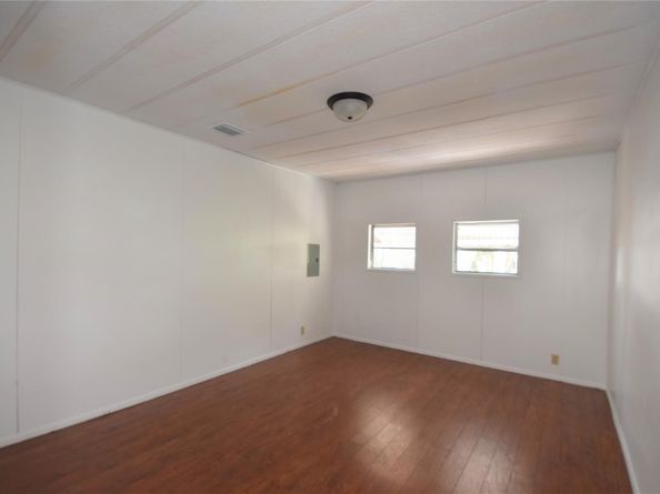 8608 SW 17th St, Davie FL 33324