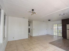 8608 SW 17th St, Davie FL 33324