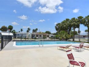 8608 SW 17th St, Davie FL 33324