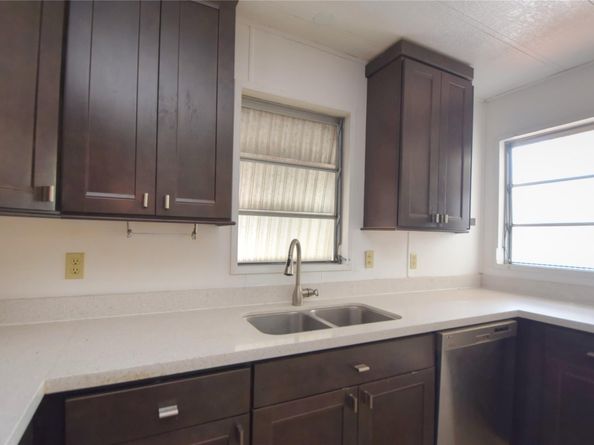 8608 SW 17th St, Davie FL 33324