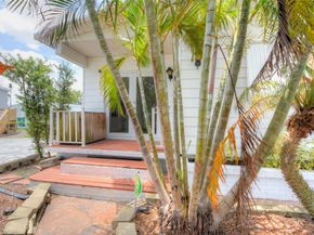 8608 SW 17th St, Davie FL 33324