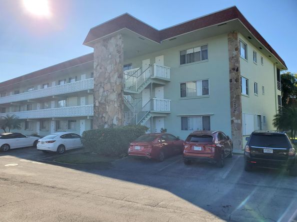 3300 Springdale Boulevard 318, Palm Springs FL 33461