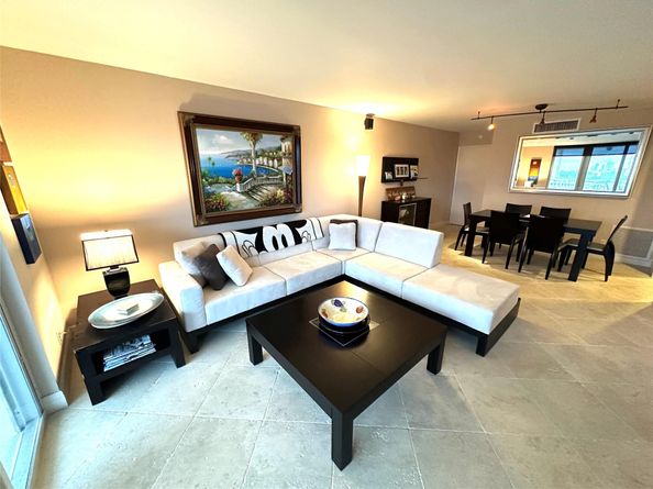 1 Las Olas Circle 605, Fort Lauderdale FL 33316