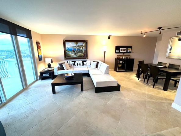 1 Las Olas Circle 605, Fort Lauderdale FL 33316