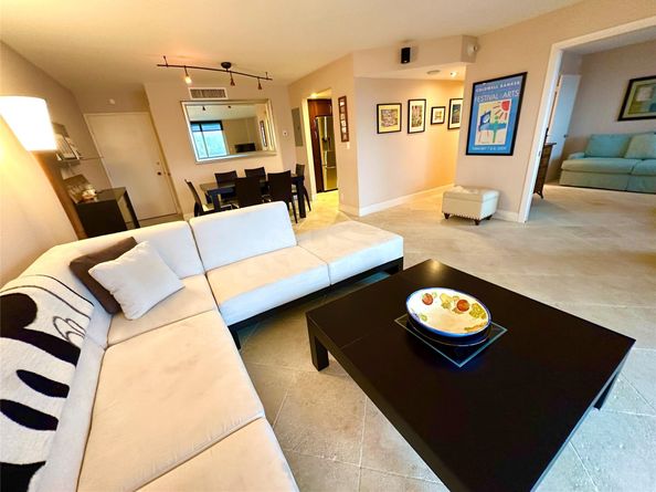 1 Las Olas Circle 605, Fort Lauderdale FL 33316