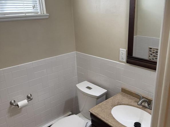 7224 Hill Road, Philadelphia PA 19128