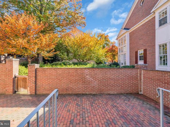 8313 Rising Ridge Way, Bethesda MD 20817