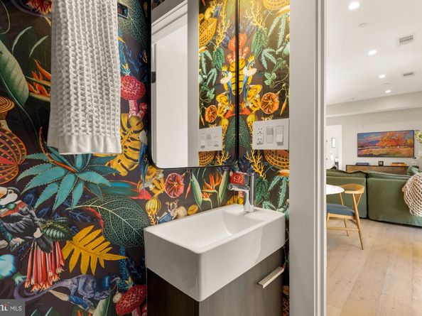 3933 14TH Street NW 8, Washington DC 20011