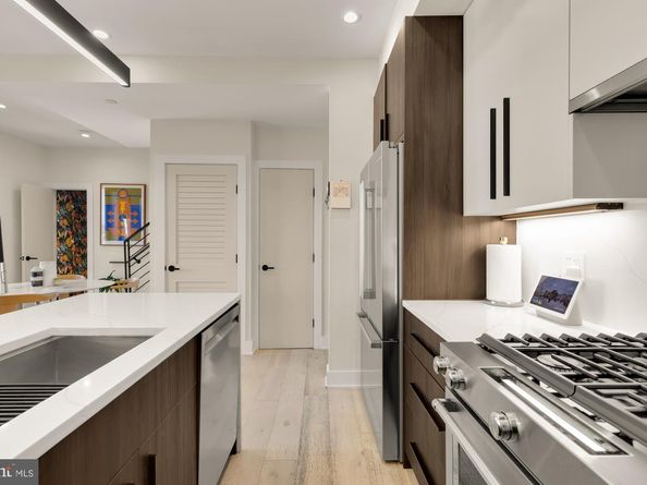 3933 14TH Street NW 8, Washington DC 20011