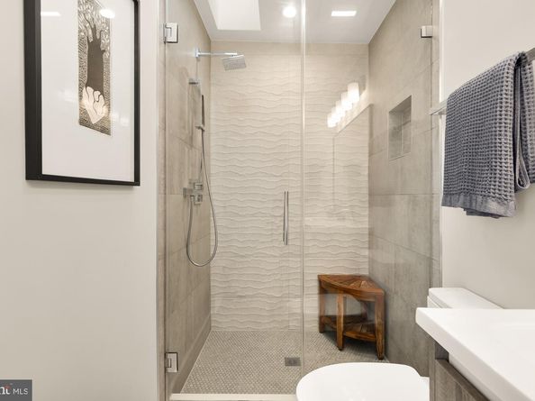 3933 14TH Street NW 8, Washington DC 20011