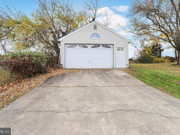 357 Cedar Avenue, Holmes PA 19043