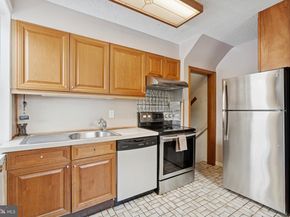 8613 Lykens Lane, Philadelphia PA 19128