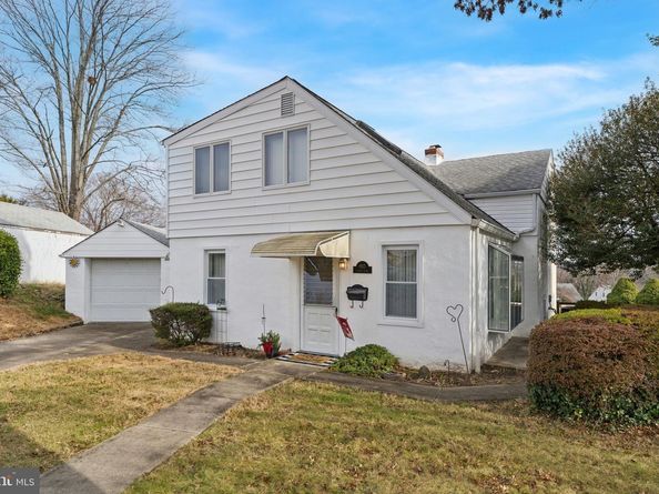 8613 Lykens Lane, Philadelphia PA 19128