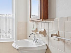 8613 Lykens Lane, Philadelphia PA 19128