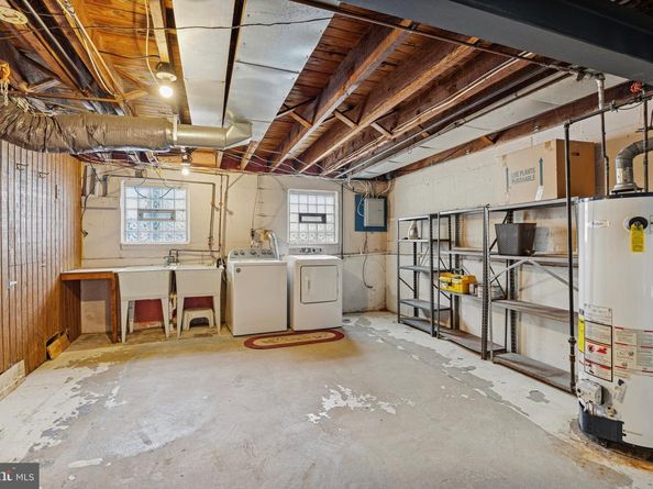 8613 Lykens Lane, Philadelphia PA 19128