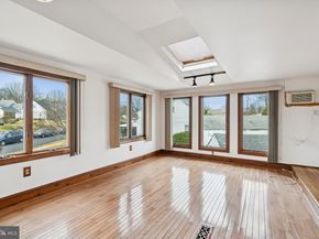 8613 Lykens Lane, Philadelphia PA 19128