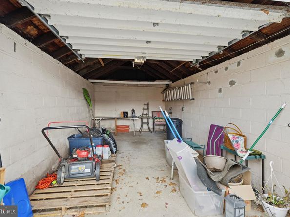 8613 Lykens Lane, Philadelphia PA 19128