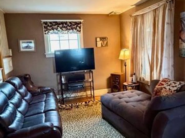 8 Stuart Avenue, Glenolden PA 19036