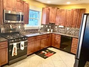 8 Stuart Avenue, Glenolden PA 19036