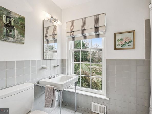 913 Field Lane, Villanova PA 19085