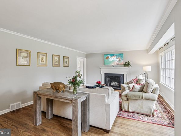 913 Field Lane, Villanova PA 19085