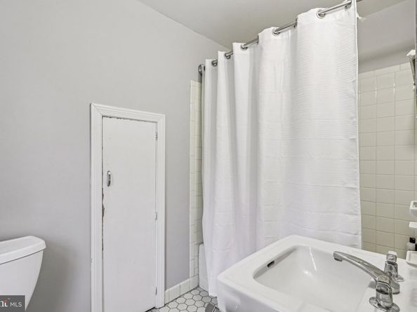 913 Field Lane, Villanova PA 19085