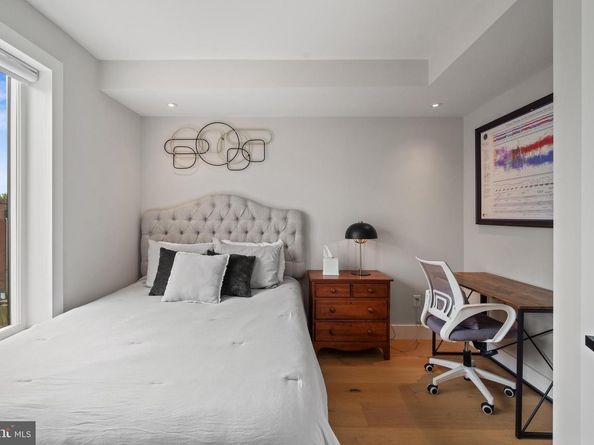 919 12TH Street NE A305, Washington DC 20002