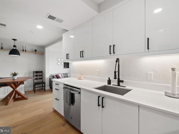 919 12TH Street NE A305, Washington DC 20002