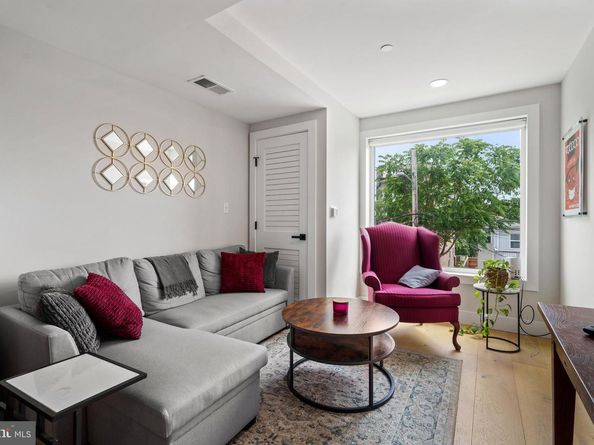 919 12TH Street NE A305, Washington DC 20002