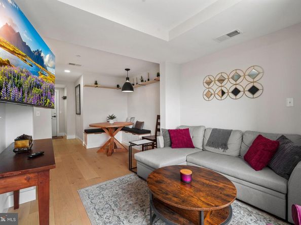 919 12TH Street NE A305, Washington DC 20002