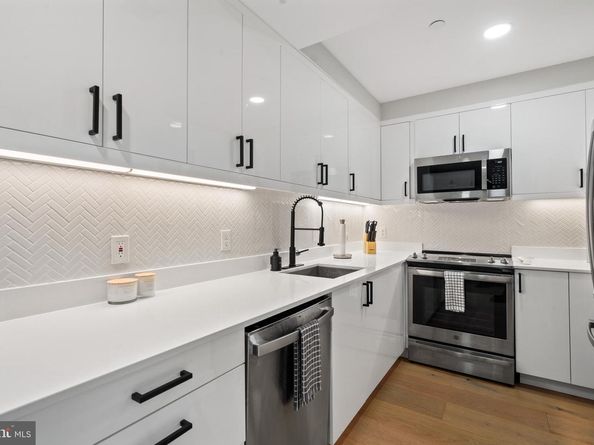 919 12TH Street NE A305, Washington DC 20002