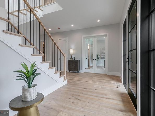 809 N Kenmore Street, Arlington VA 22201