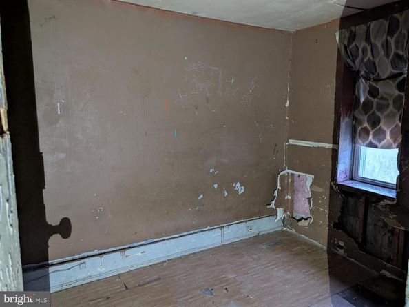 2865 N Leithgow Street, Philadelphia PA 19133