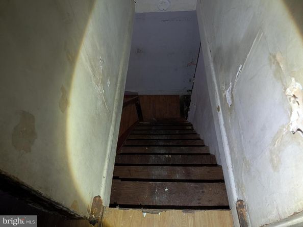 2865 N Leithgow Street, Philadelphia PA 19133