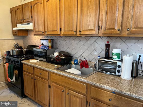 5223 Spruce Street, Philadelphia PA 19139