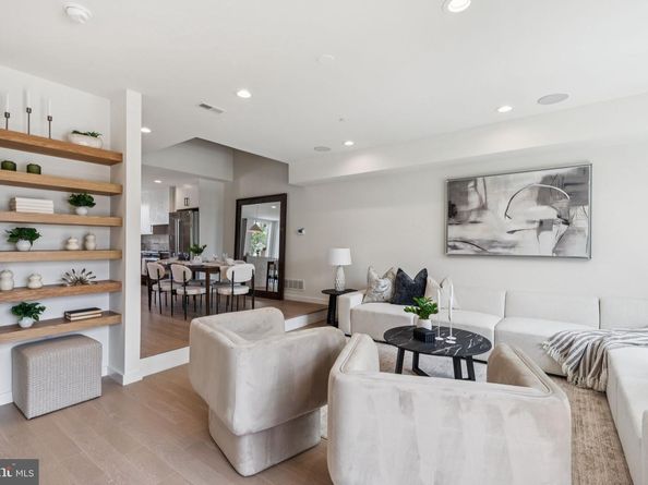 614 N Brenna Walk, Philadelphia PA 19123