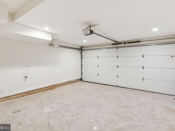 614 N Brenna Walk, Philadelphia PA 19123