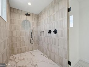 614 N Brenna Walk, Philadelphia PA 19123