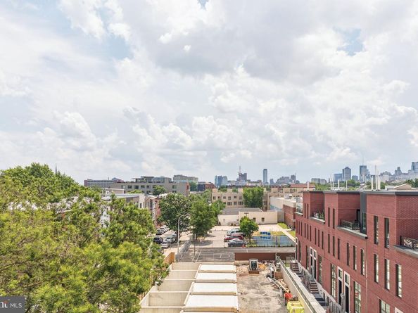 614 N Brenna Walk, Philadelphia PA 19123