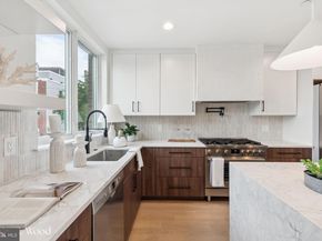 614 N Brenna Walk, Philadelphia PA 19123