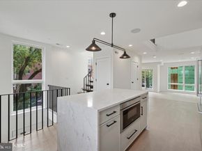 614 N Brenna Walk, Philadelphia PA 19123