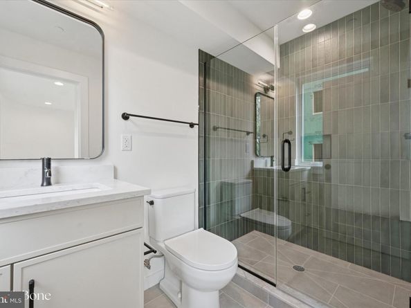 614 N Brenna Walk, Philadelphia PA 19123