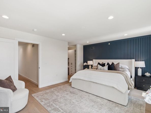 614 N Brenna Walk, Philadelphia PA 19123