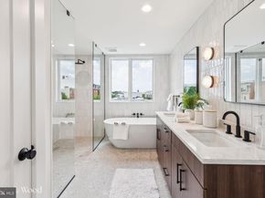 614 N Brenna Walk, Philadelphia PA 19123