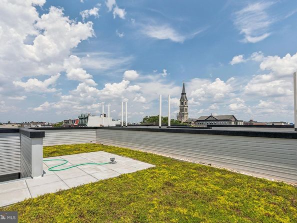 614 N Brenna Walk, Philadelphia PA 19123