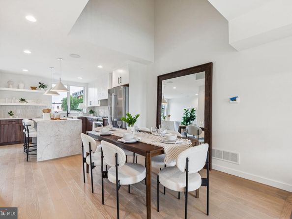 614 N Brenna Walk, Philadelphia PA 19123