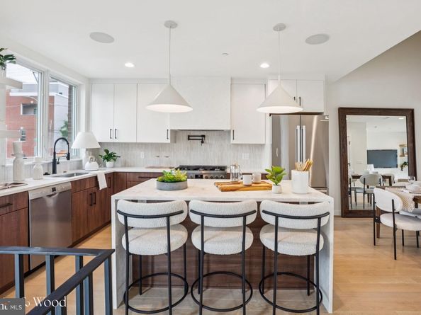 614 N Brenna Walk, Philadelphia PA 19123