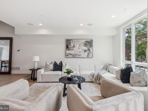 614 N Brenna Walk, Philadelphia PA 19123