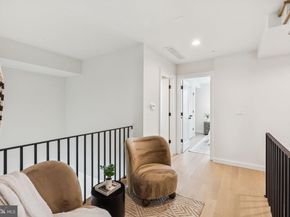 614 N Brenna Walk, Philadelphia PA 19123